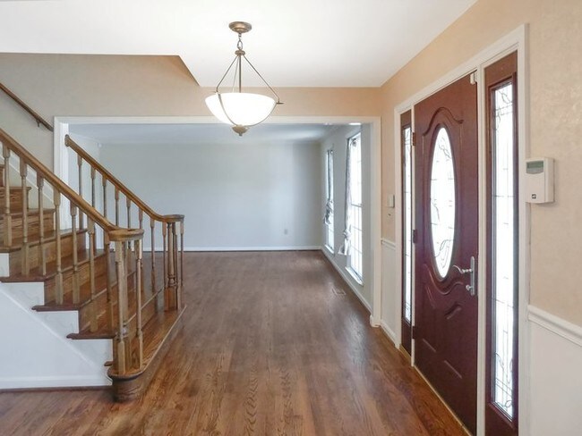 Building Photo - 14285 Meadow Creek Ln