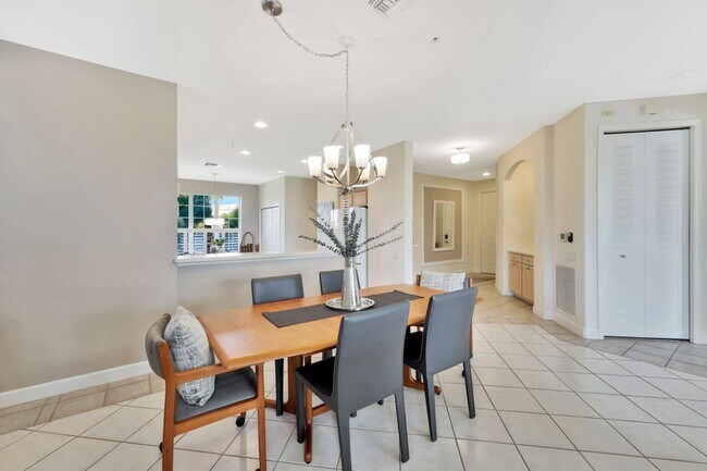 Foto del edificio - Gorgeous Sutton Walk End Unit