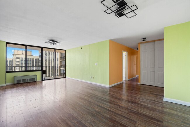 Foto del edificio - 200 Winston Dr