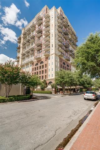 Building Photo - 4611 Travis St