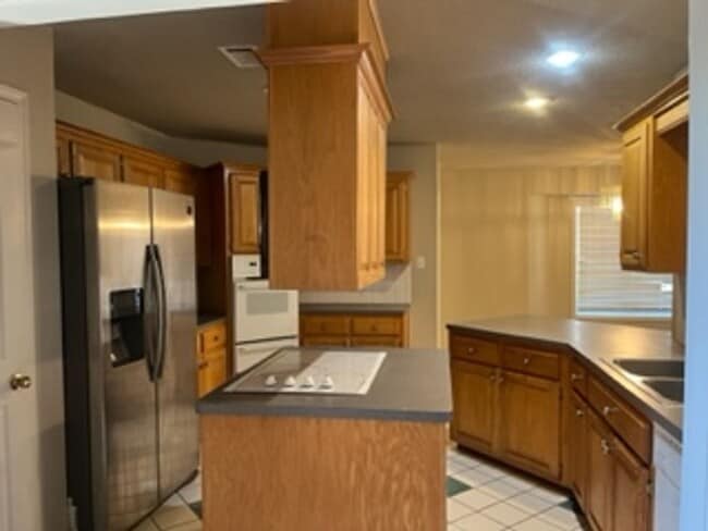 Foto del edificio - 5713 Remington Way