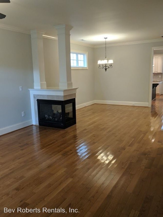 Building Photo - 3 br, 2.5 bath House - 5015 Sunny Creek Lane