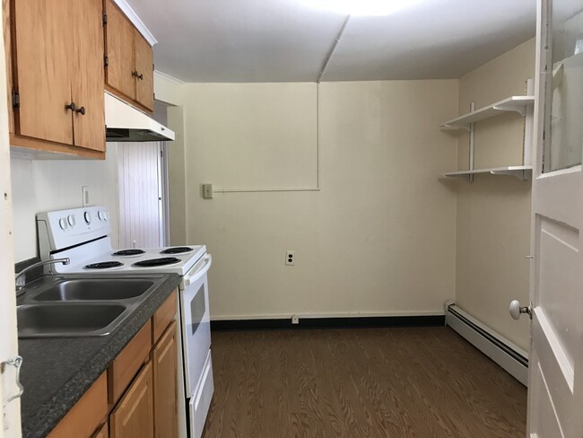 Kitchen - Unit 2 - 191 N Fairview St