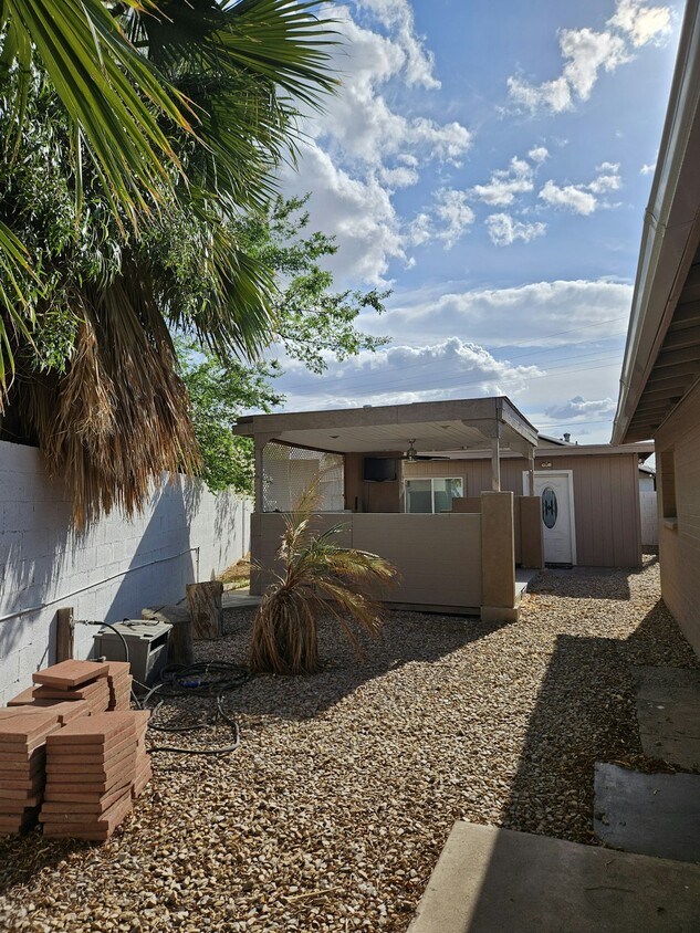 Primary Photo - 3034 S Albert Ave