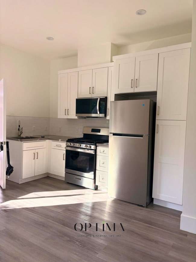 Building Photo - Private Studio Home in Lake Balboa