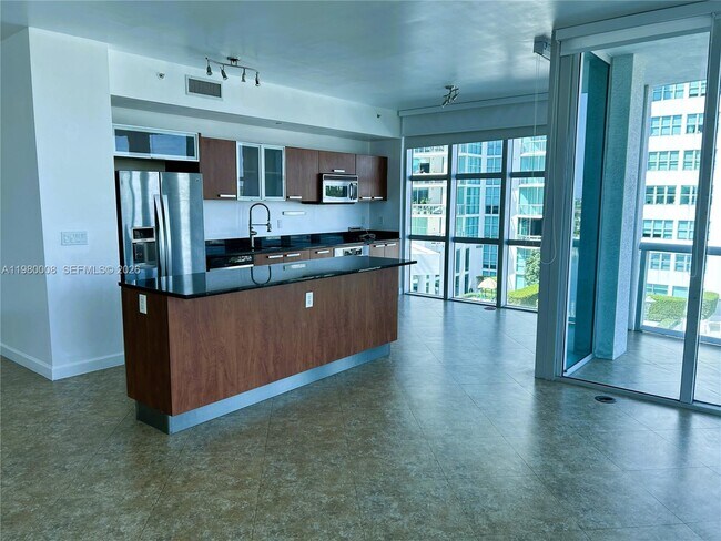 Foto del edificio - 3131 NE 188th St