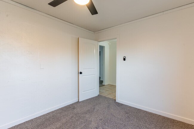 Foto del edificio - Section 8 Approved 2 bedroom Available for...
