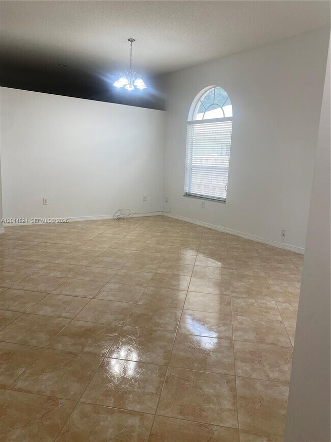Foto del edificio - 1315 NW 143rd Ave