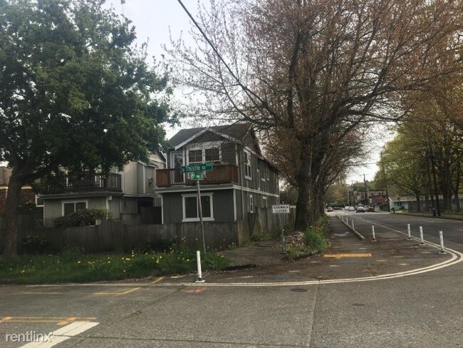 2 Br 1 Bath Apartment 754 S Rose Street Condo For Rent In Building Photo 2 Br 1 Bath Apartment 754 S Rose Street