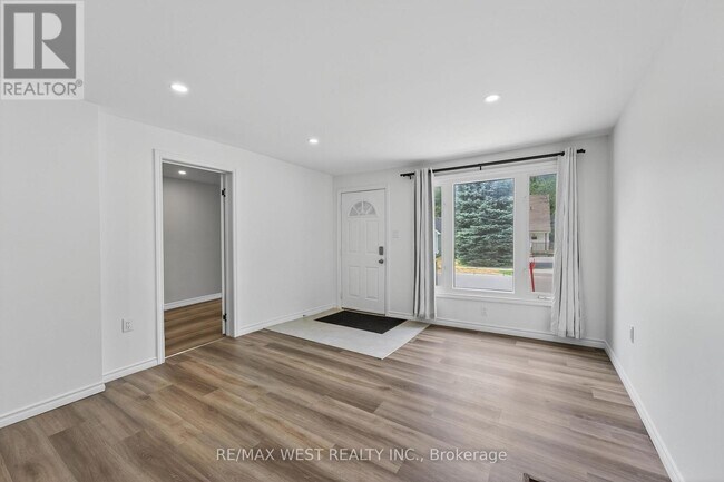 Building Photo - 35 Kingscourt Ave