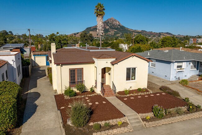 Tanto encanto - 59 Chorro St
