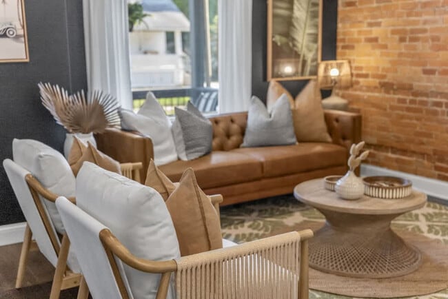 Building Photo - 530 Hanford St