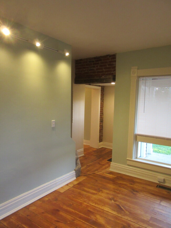 living room to front foyer - 105 W Vine St