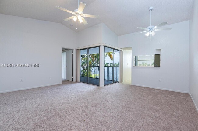 Building Photo - 840 Independence Dr