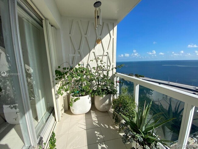 Building Photo - 2451 Brickell Ave