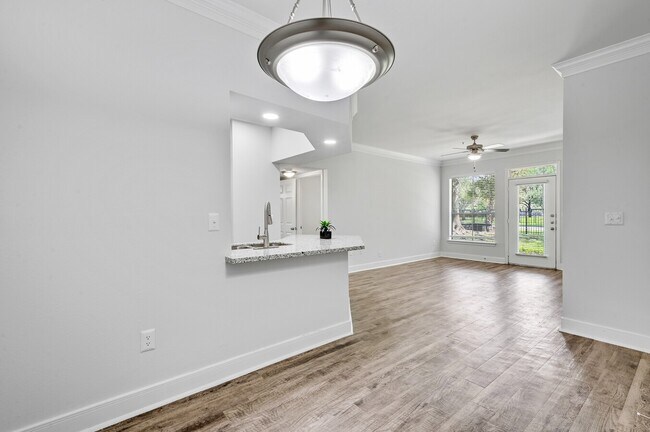 Foto del edificio - Start Your Lease with One Month On Us!
