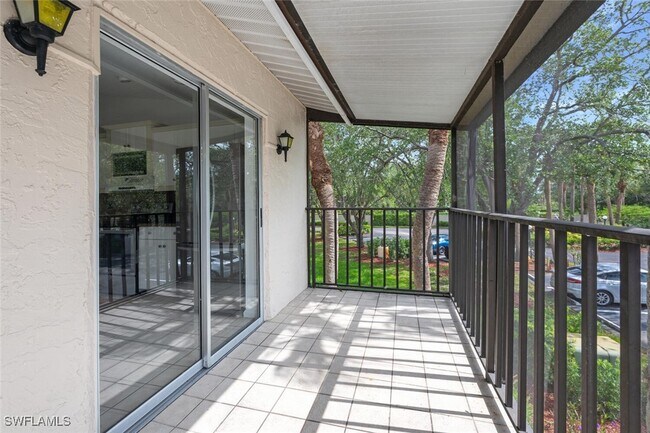 Foto del edificio - 4130 Looking Glass Ln