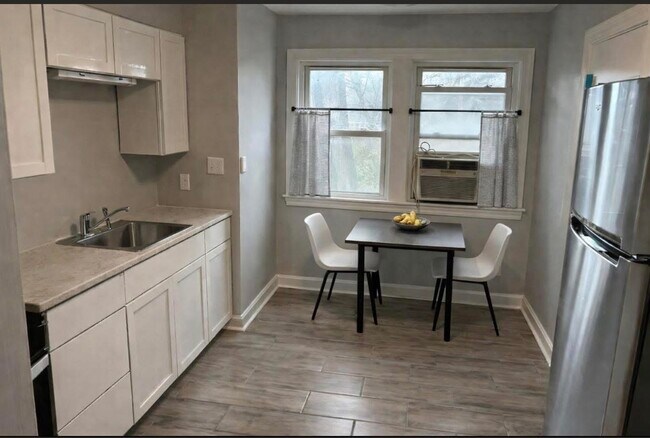 Cocina actualizada - 1736 Deerwood Ave