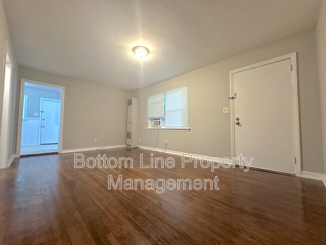 Building Photo - 1225 Clay Ave