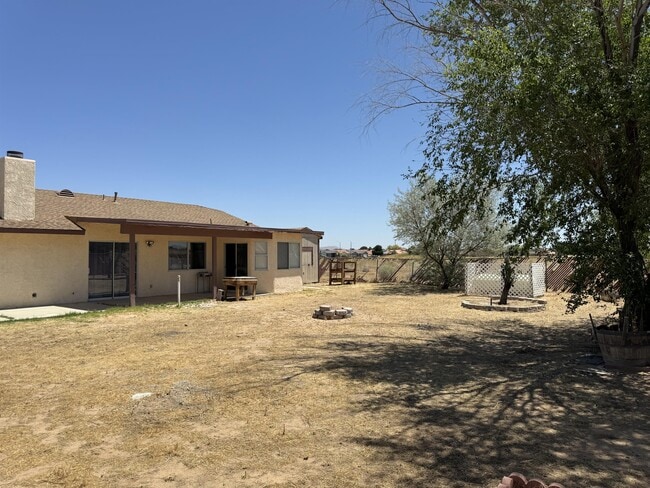 Foto del edificio - 9312 Fir Ave