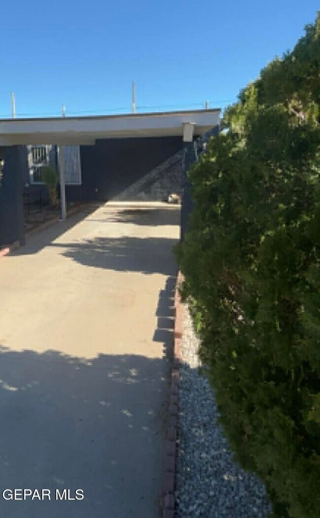 Foto del edificio - 8804 Kenneth St