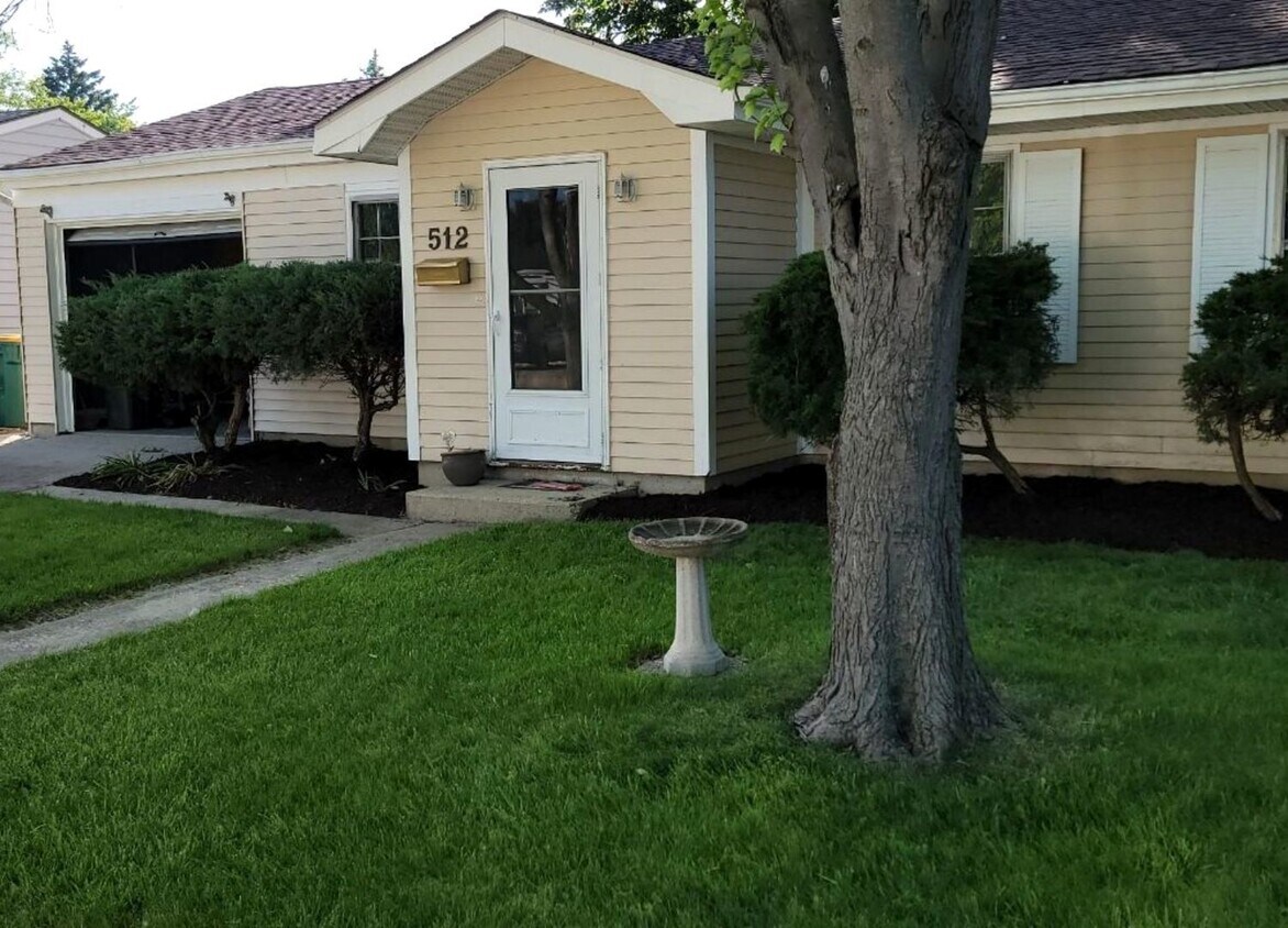 512 Amherst Ave, Romeoville, IL 60446 House Rental in Romeoville, IL