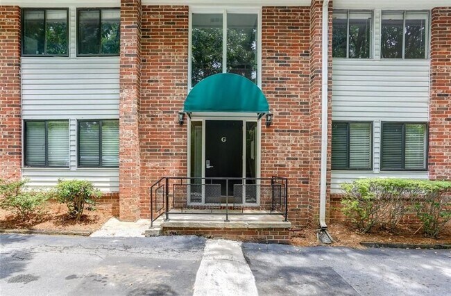 Foto del edificio - 4266 Roswell Rd NE