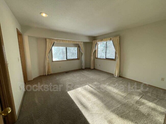 Foto del edificio - 5605 N Northwood Dr