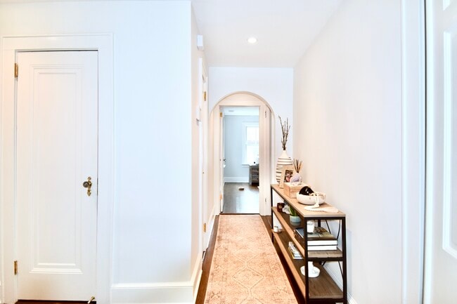 Unit Entrance - 6 Pemberwick Rd