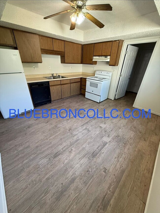Foto del edificio - Updated 2-Bedroom Apartment in Raytown