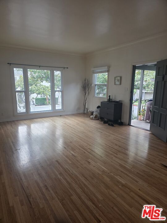 Foto del edificio - 257 N Almont Dr