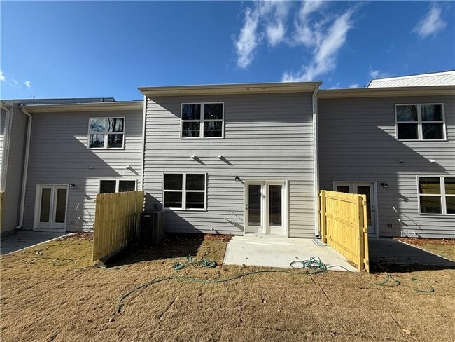 Building Photo - 2542 Coventry St SW