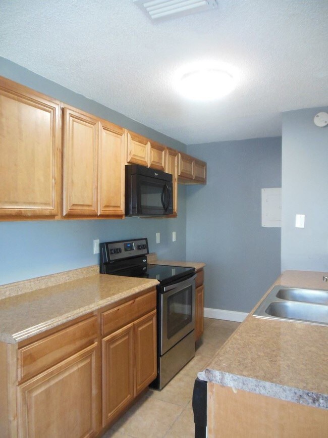 Foto del edificio - 2 br, 1 bath House - 834 E. TIFFANY DR #2