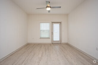 3BR, 2BA - 1,248SF - East Bay Flats Apartments