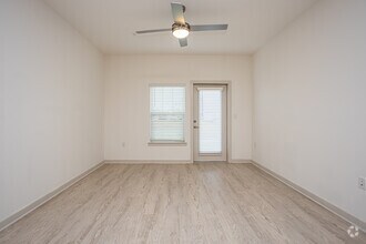 3BR, 2BA - 1,248SF - East Bay Flats Apartments