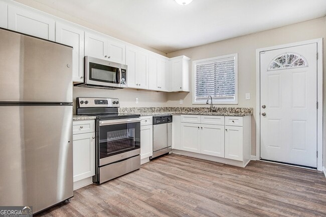 Building Photo - 2211 Green Forrest Dr