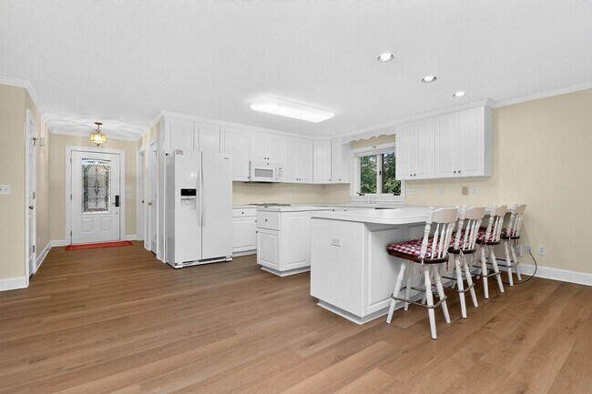 Building Photo - 151 Seagrove Ln