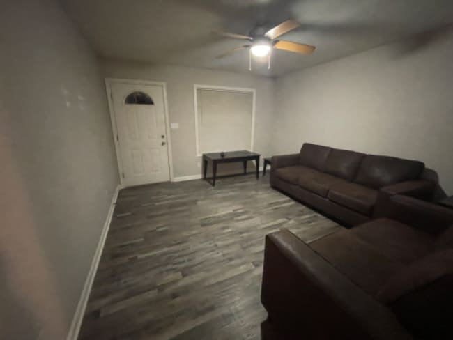 Building Photo - 505 S Urbana Ave