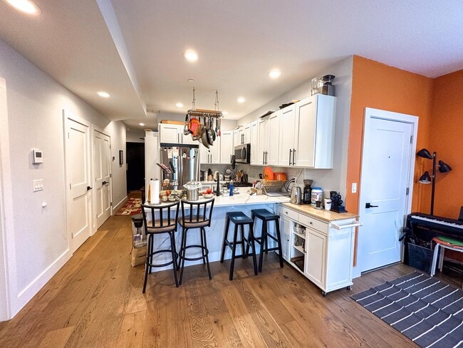 Building Photo - 3850 Washington St