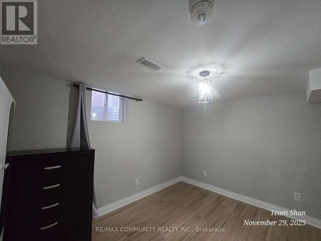 Building Photo - 15 Goodall Dr