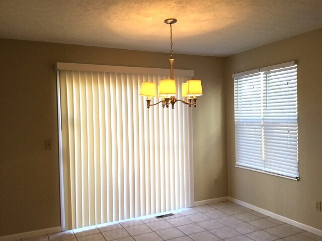 Building Photo - 3131 Fayburrow Dr