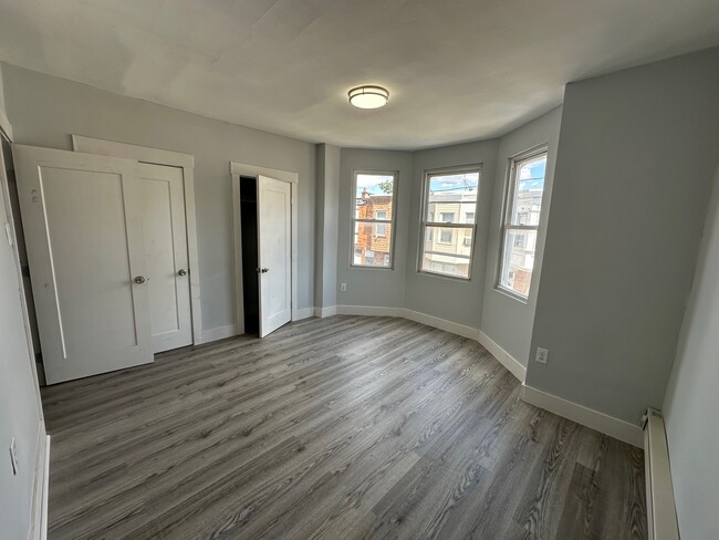 Building Photo - 4018 N Darien St