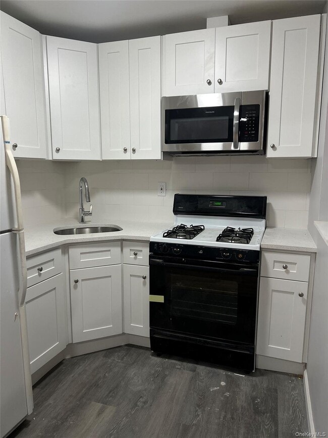 Building Photo - 2803 Sampson Ave