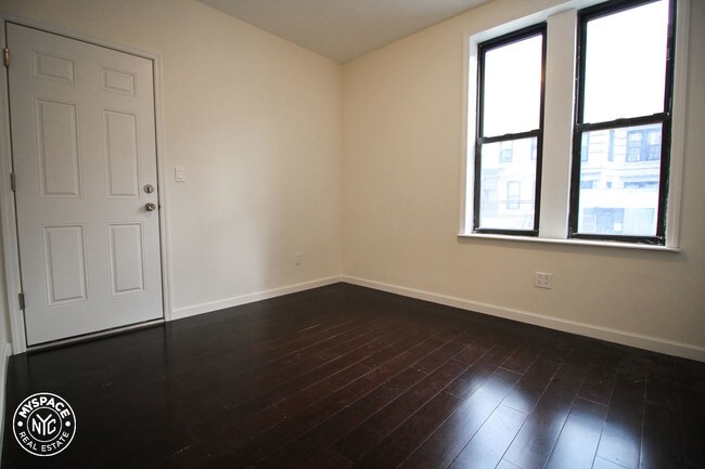 Foto del edificio - 1723 Madison St