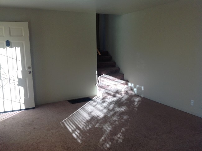 Building Photo - 226 Edgemont Ave