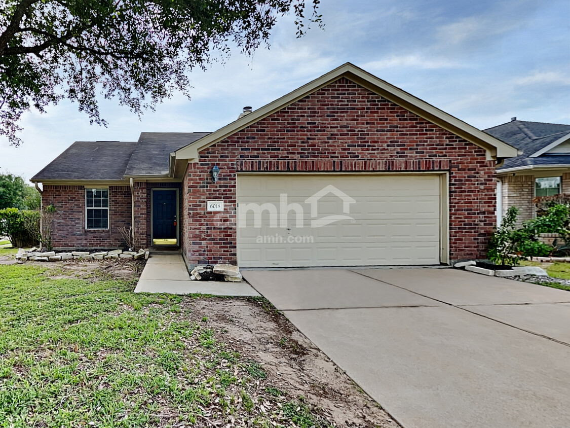 Foto principal - 6018 Hendricks Pass Dr
