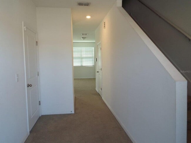 Building Photo - 362 Madison Dr
