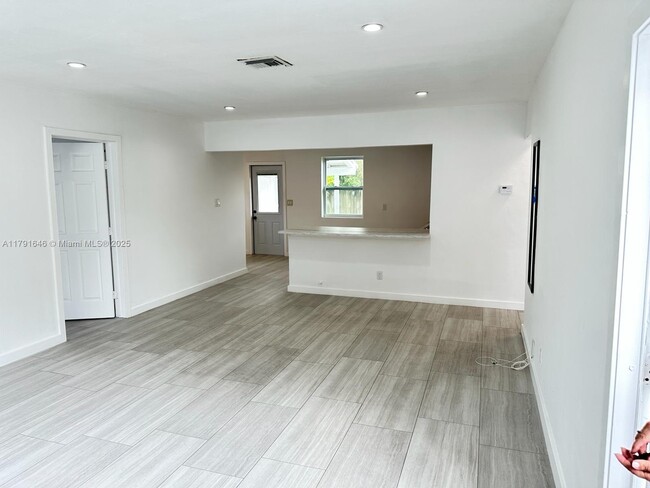 Foto del edificio - 708 SW 6th St