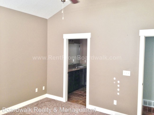 Building Photo - 11699 S Winford Dr