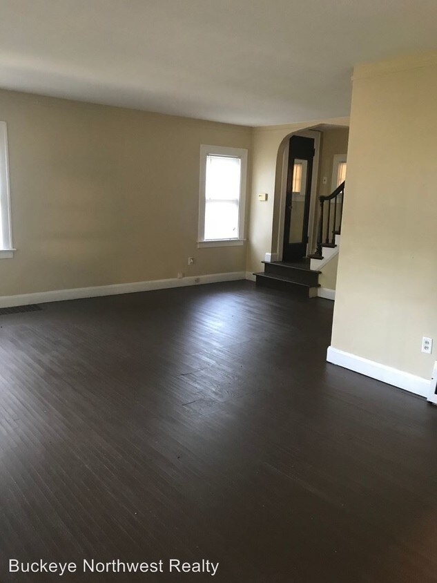 Building Photo - 3 br, 1.5 bath House - 921 Homer Ave